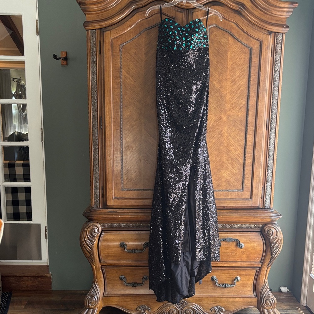 Black and turquoise Sequin Gown sz 8 gently used